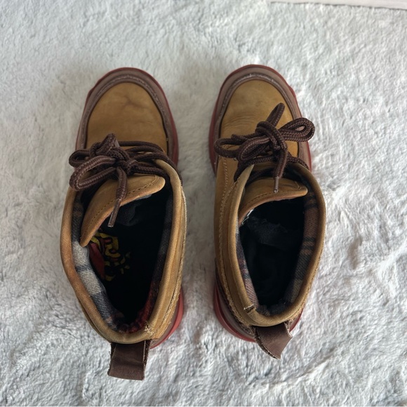 Cole Haan Boots- Sporting/Hiking Two Tone Brown Leather Boots size 6.5 - Picture 4 of 11